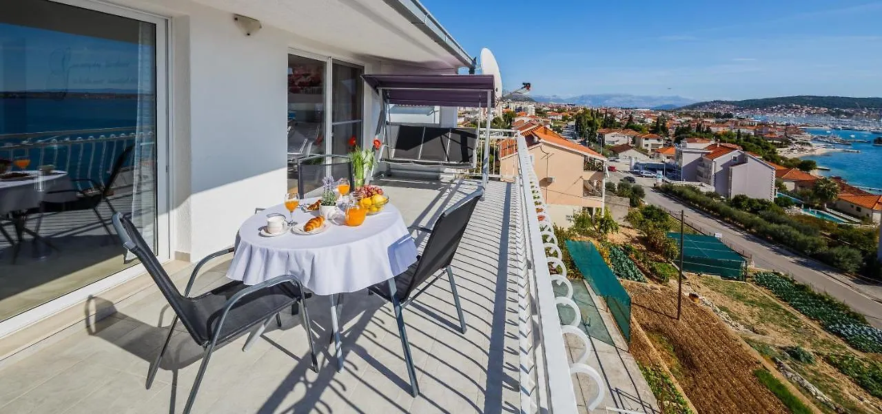 Adriatic Sea View Apartments Τρογκίρ
