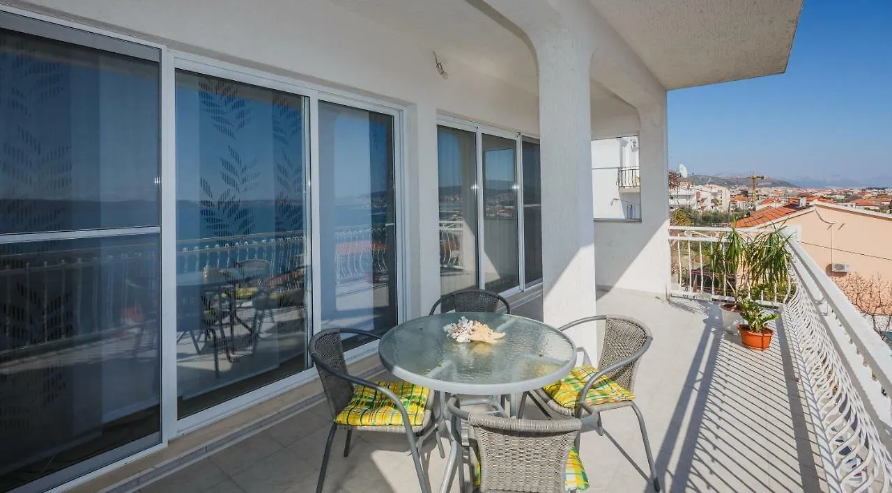 Adriatic Sea View Apartments Τρογκίρ