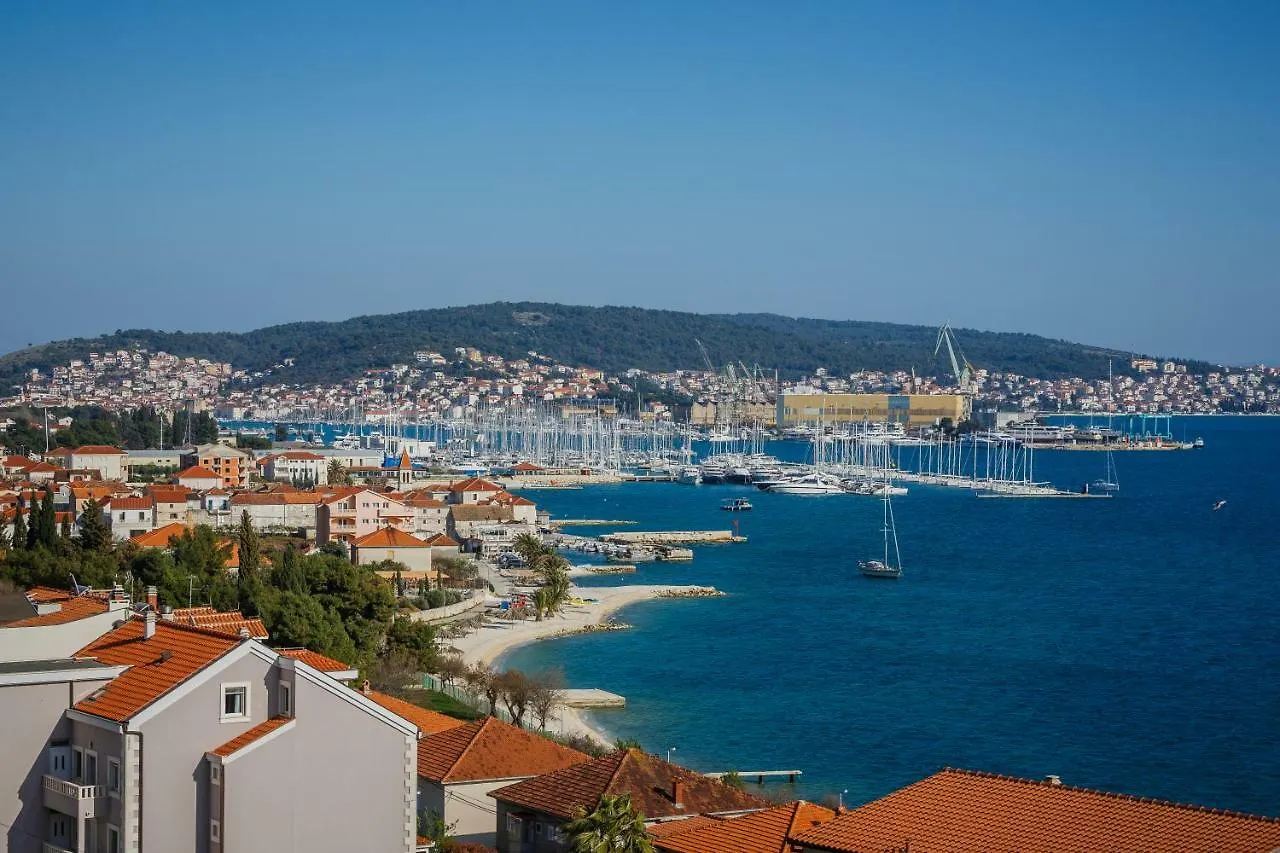 Adriatic Sea View Apartments Τρογκίρ