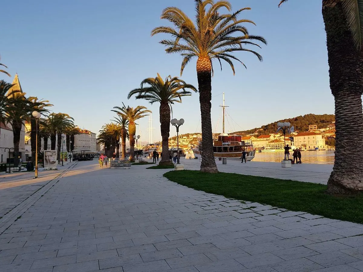 Adriatic Sea View Apartments Τρογκίρ