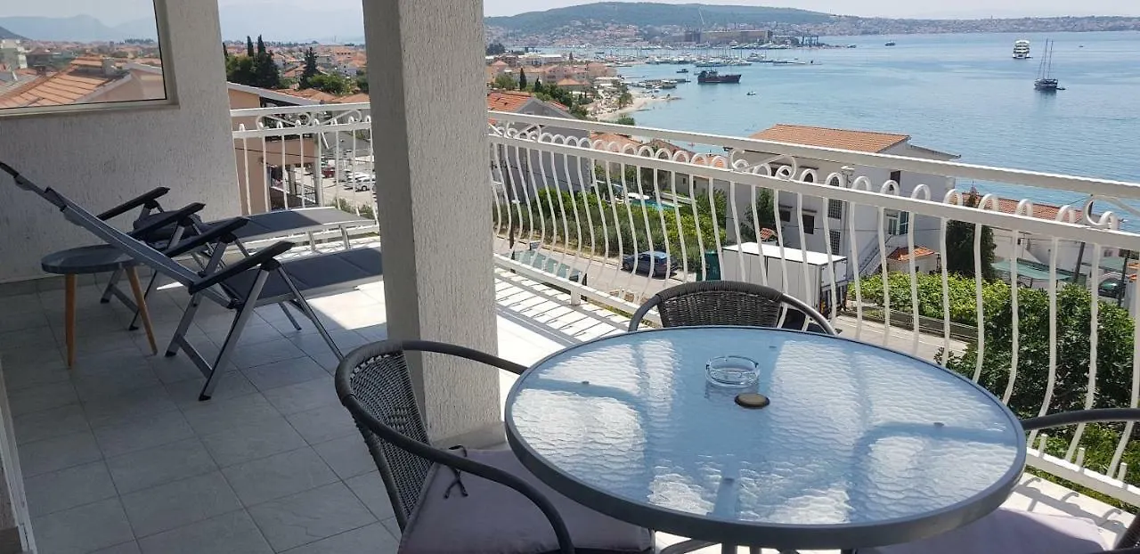 Adriatic Sea View Apartments Τρογκίρ