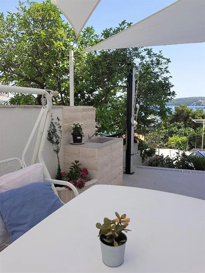 Adriatic Sea View Apartments Τρογκίρ